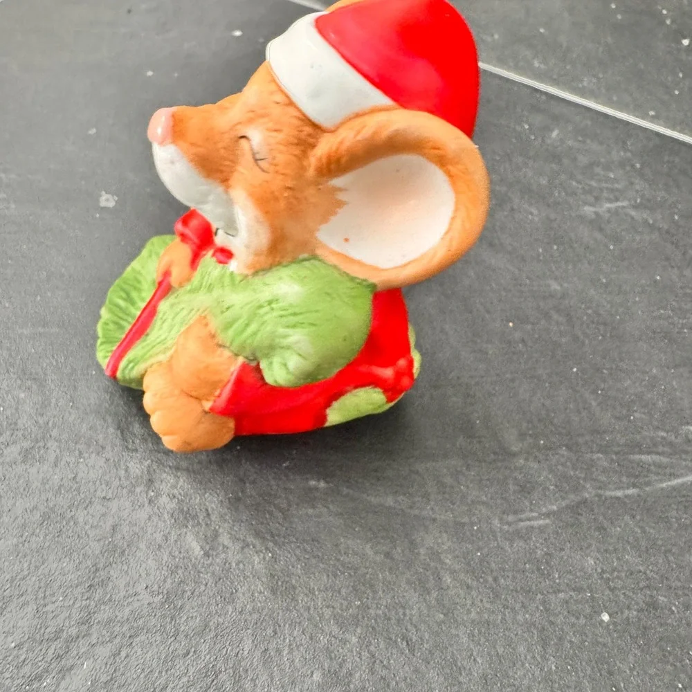 VTG Simson Giftware Ceramic Christmas Cute Miniature Mouse Figurine‎ Taiwan